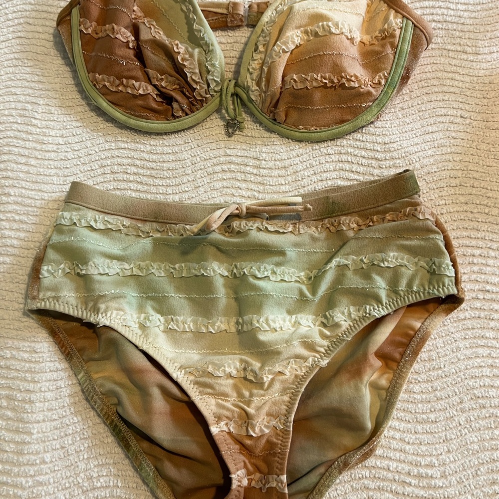 Bikini; 36DD top and M bottom. Mixed colors.